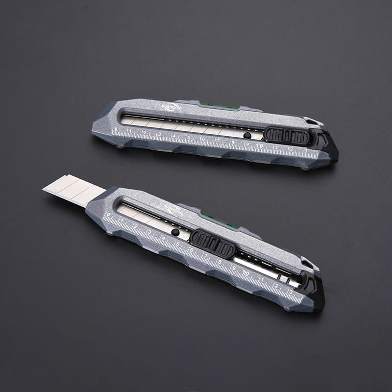 DC2201 Einziehbares Universalmesser